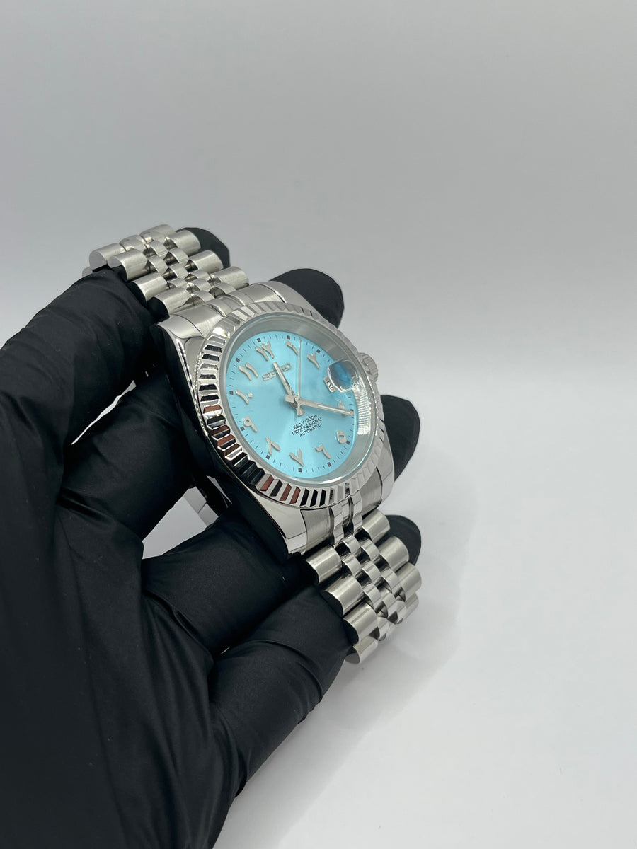 Seiko Mod Date Just Arabic Dial Bleu Ciel – Montre NH35 | ValtikWatches